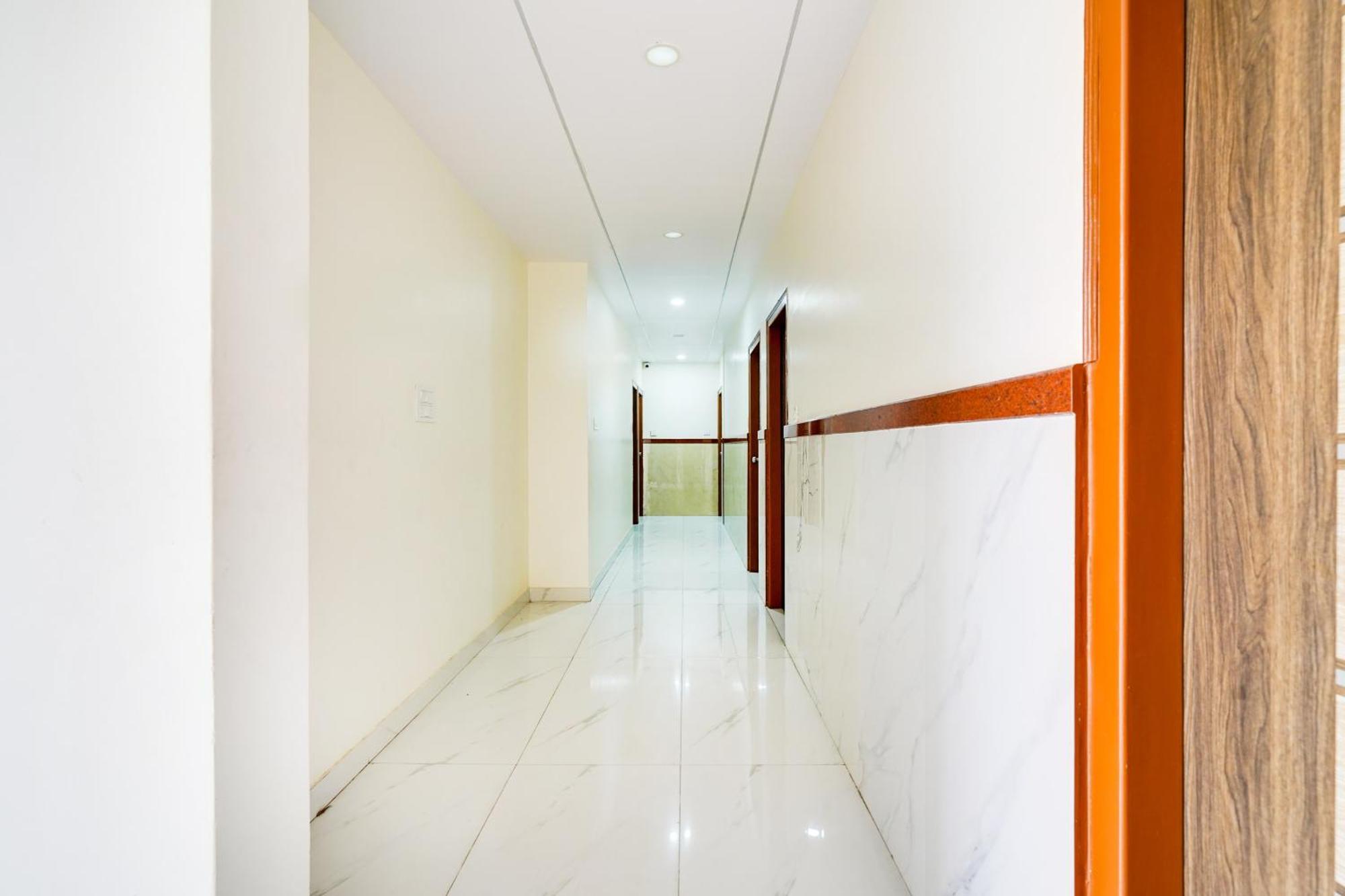 Townhouse Bidadi Formerly Royal Garuda 外观 照片